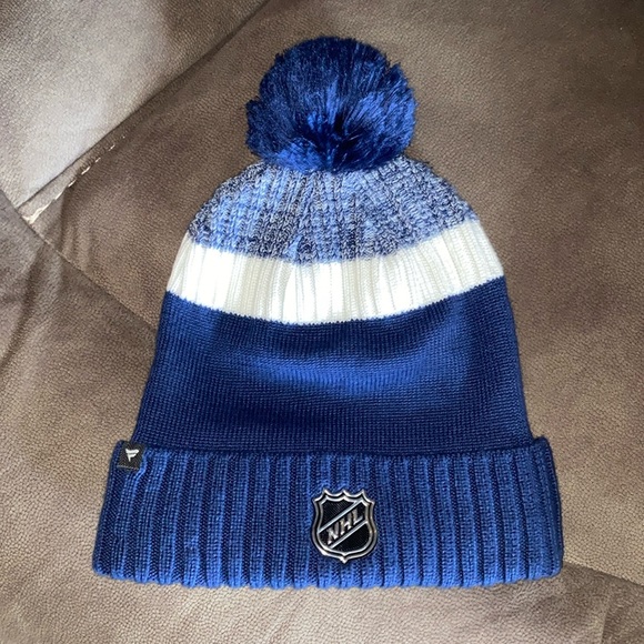 Toronto Maple Leafs NHL Fanatics beanie - Picture 2 of 3